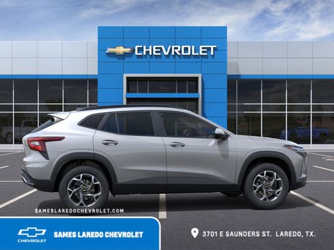 New 2026 Chevrolet Trax LT w/ Driver Confidence Package image 5