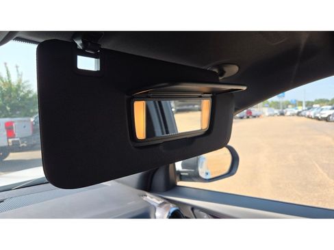 Used 2026 Chevrolet Equinox LT w/ Convenience Package II FWD image 35