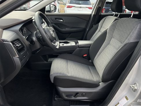 Certified 2022 Nissan Rogue SV image 21