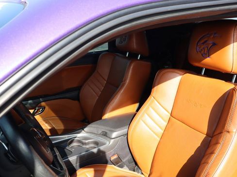 Used 2016 Dodge Challenger SRT Hellcat RWD image 12