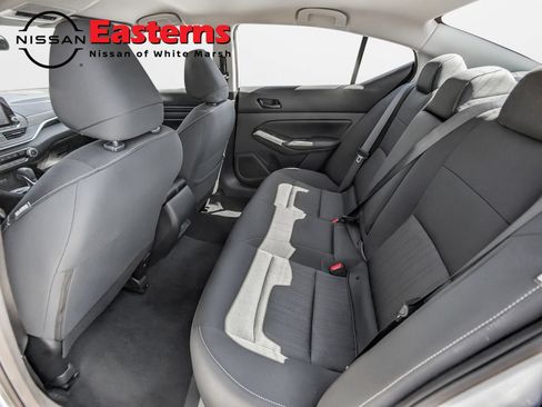 Used 2024 Nissan Altima 2.5 SV AWD/4WD image 19