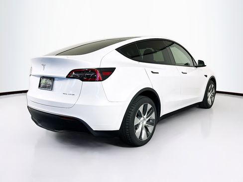 Used 2023 Tesla Model Y Long Range AWD/4WD image 9