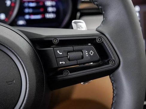 New 2025 Porsche Macan image 15