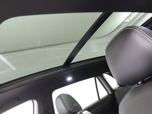 New 2026 Volkswagen Atlas Cross Sport SE image 14