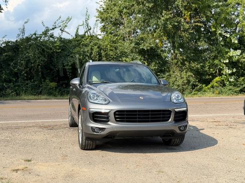 Used 2016 Porsche Cayenne S AWD/4WD image 8