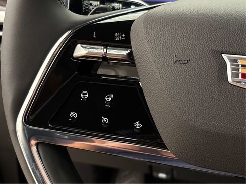 New 2025 Cadillac Escalade Premium Luxury image 28