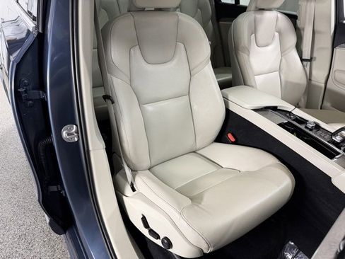 Used 2023 Volvo XC90 B6 Plus w/ Protection Package image 25