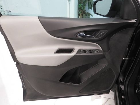Used 2020 Chevrolet Equinox LS FWD image 23