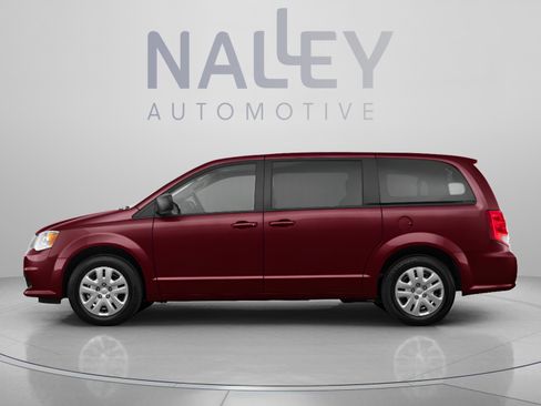 Used 2018 Dodge Grand Caravan SE w/ UConnect Hands-Free Group FWD image 2