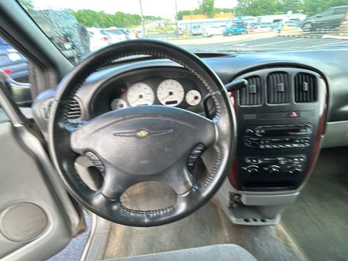 Used 2004 Chrysler Town & Country Touring FWD image 24