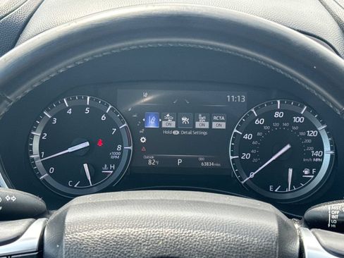 Used 2021 Toyota Highlander XLE AWD/4WD image 19