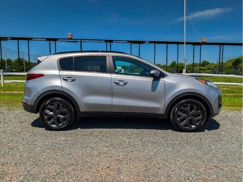 Used 2022 Kia Sportage Nightfall Edition AWD/4WD image 4