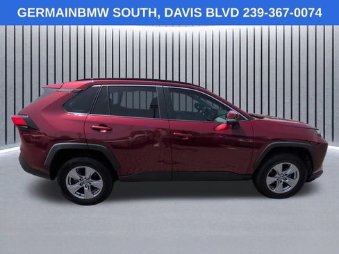 Used 2022 Toyota RAV4 XLE FWD image 4