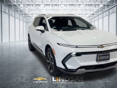 Used 2025 Chevrolet Equinox EV LT image 4