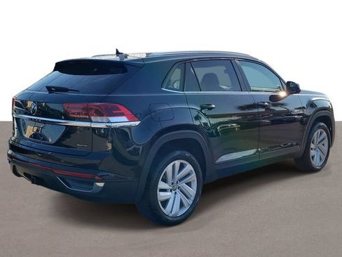 Certified 2023 Volkswagen Atlas Cross Sport SE w/ Panoramic Sunroof Package AWD/4WD image 4