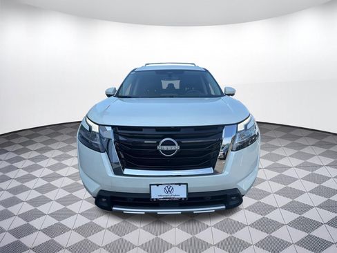 Used 2024 Nissan Pathfinder SL AWD/4WD image 6