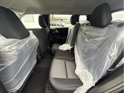 New 2026 Mitsubishi Outlander ES image 10