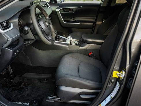 Used 2019 Toyota RAV4 LE image 24