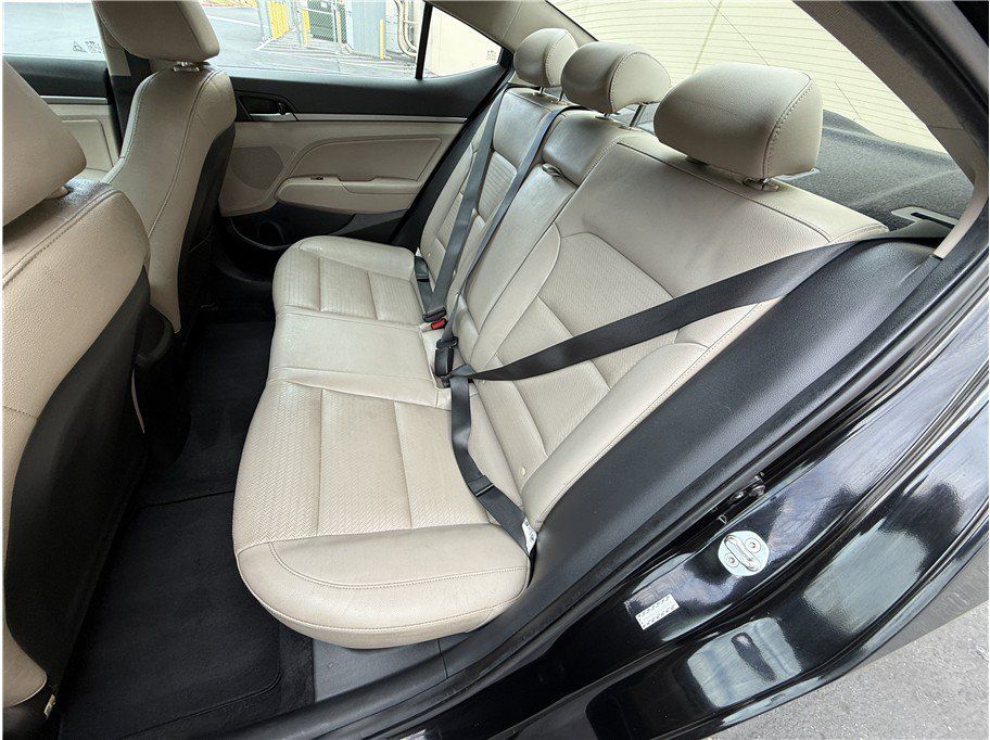 Used 2017 Hyundai Elantra Limited FWD image 12