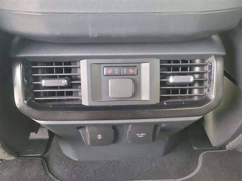 Used 2023 Ford F150 Lightning Platinum image 12