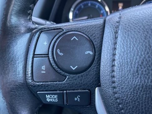 Used 2017 Toyota Corolla SE w/ Carpet Mat Package (TMS) FWD image 21