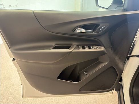 Certified 2019 Chevrolet Equinox LT w/ Driver Convenience Package image 17