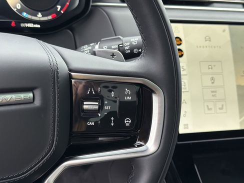 Used 2025 Land Rover Range Rover Sport SE image 24