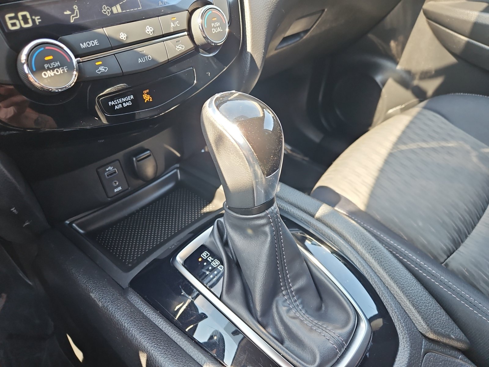 Used 2017 Nissan Rogue SV FWD image 20