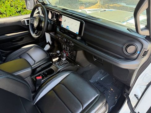 Used 2024 Jeep Wrangler Unlimited Rubicon 4xe AWD/4WD image 33