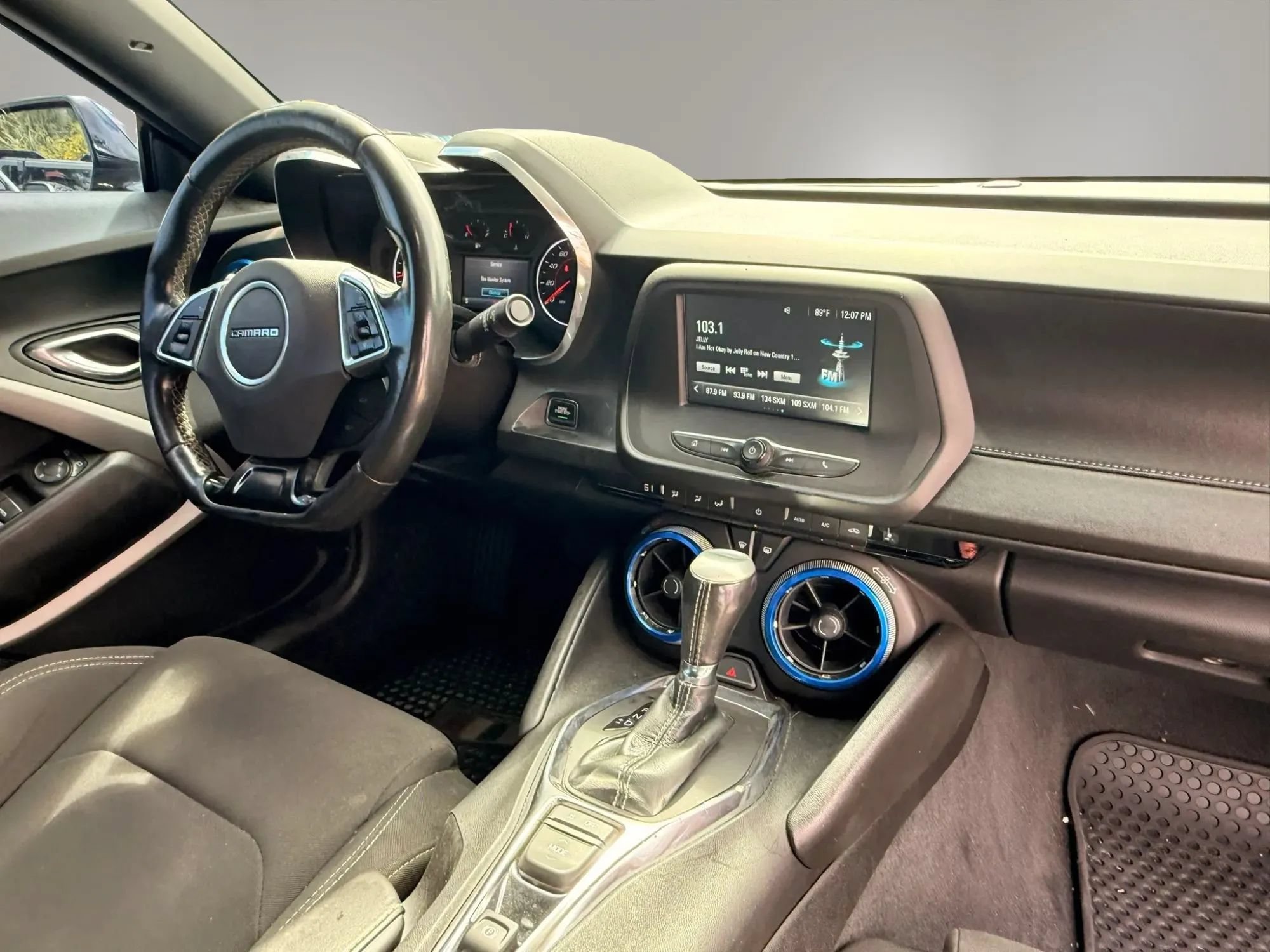 Used 2018 Chevrolet Camaro LT RWD image 16