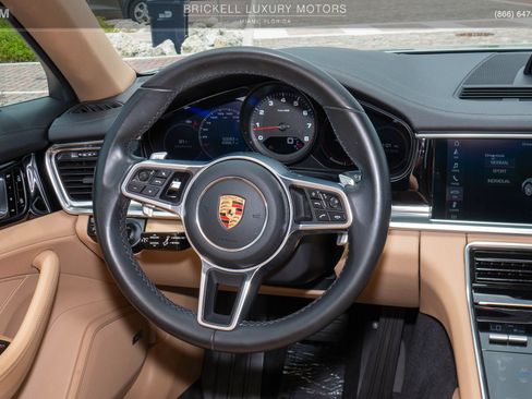 Used 2019 Porsche Panamera RWD image 22