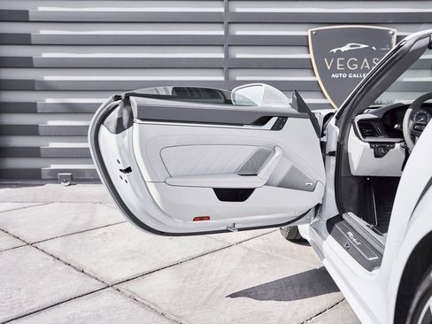 Used 2025 Porsche 911 Turbo S image 27