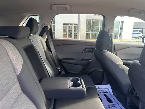 Used 2021 Nissan Rogue S image 14