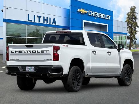 Used 2023 Chevrolet Silverado 1500 Custom Trail Boss AWD/4WD image 2