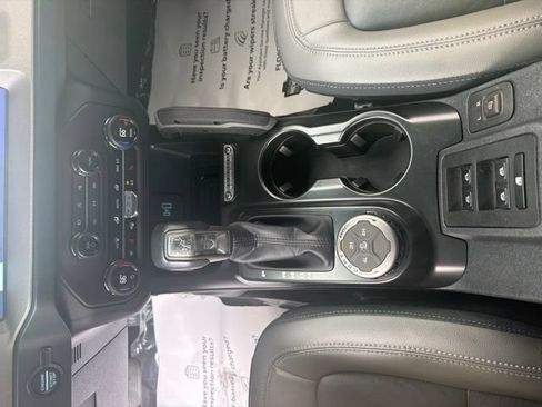Used 2024 Ford Bronco Outer Banks AWD/4WD image 9