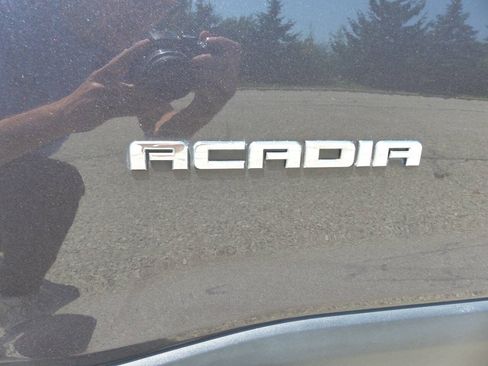 Used 2017 GMC Acadia SLT AWD/4WD image 16