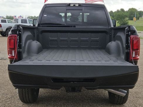New 2026 RAM 2500 Laramie AWD/4WD image 8