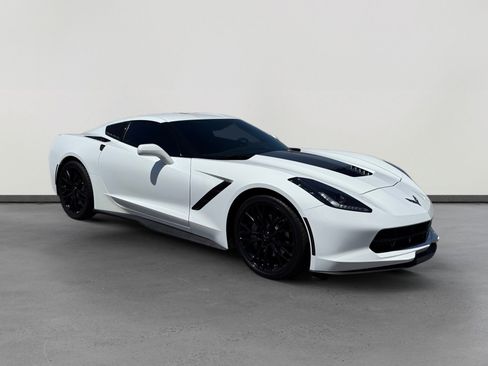 Used 2019 Chevrolet Corvette Stingray Coupe w/ 1LT RWD image 7