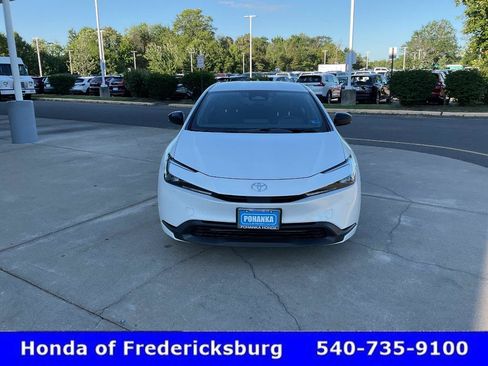 Used 2026 Toyota Prius LE FWD image 8