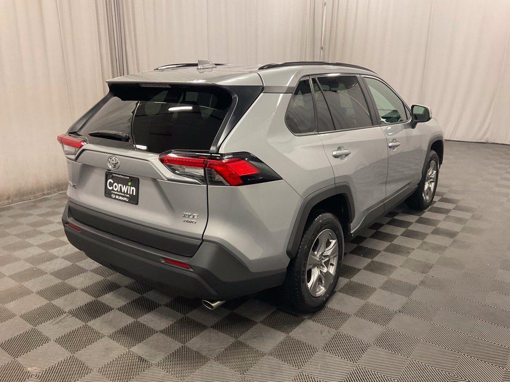 Used 2025 Toyota RAV4 XLE AWD/4WD image 12