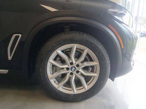 Used 2023 BMW X5 xDrive40i w/ Premium Package AWD/4WD image 7