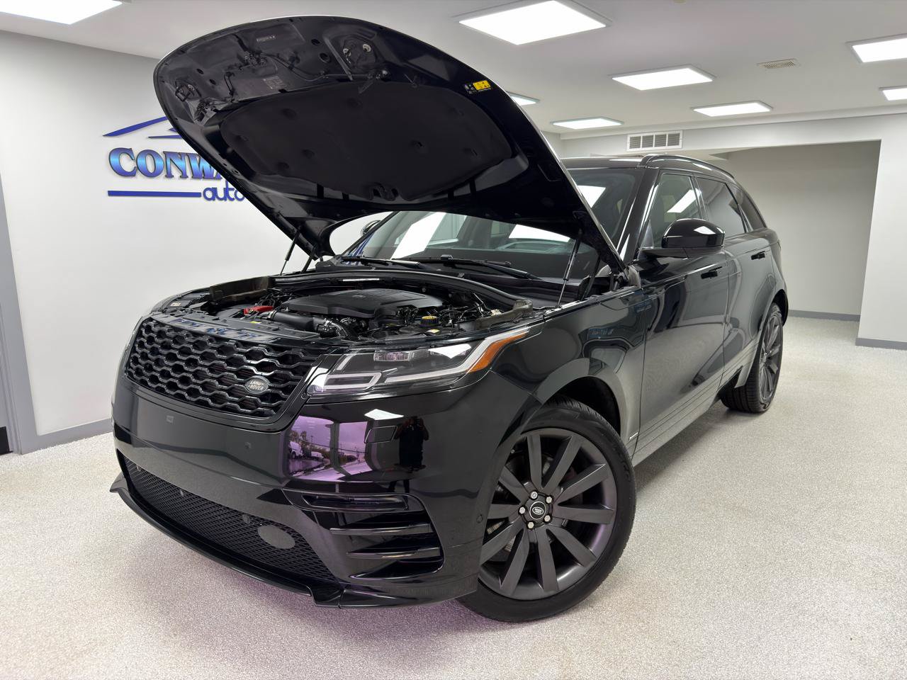 Used 2018 Land Rover Range Rover Velar AWD/4WD image 35