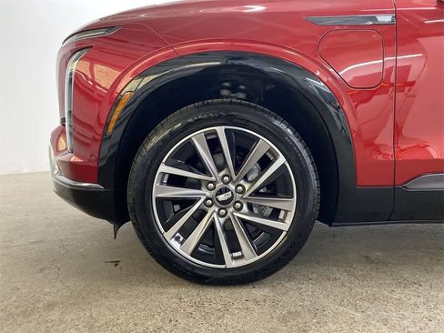 Certified 2026 Cadillac Vistiq Sport w/ LPO, Floor Liner Package image 12