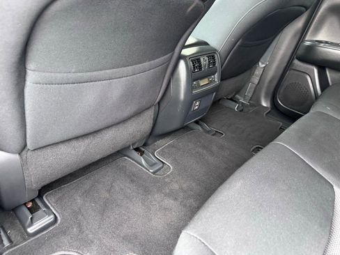 Used 2018 Nissan Pathfinder S image 18