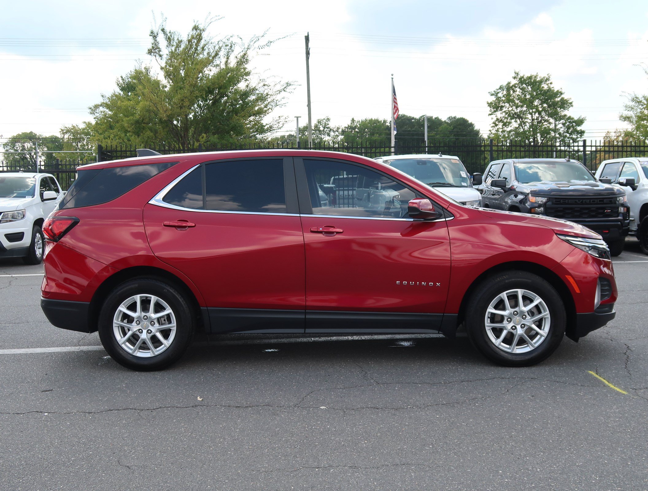 Used 2023 Chevrolet Equinox LT FWD image 11