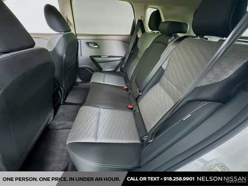 Used 2023 Nissan Rogue SV FWD image 22