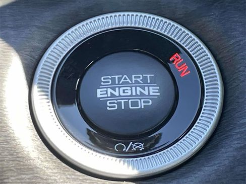 New 2025 Jeep Grand Cherokee L Limited w/ Luxury Tech Group II image 16