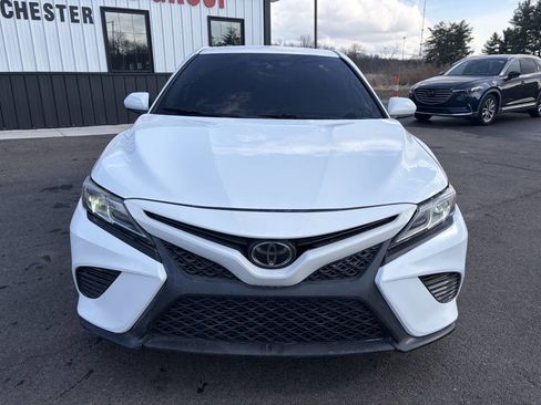 Used 2020 Toyota Camry SE image 3