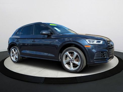Used 2020 Audi Q5 2.0T Titanium Premium Plus w/ Premium Plus Package image 2