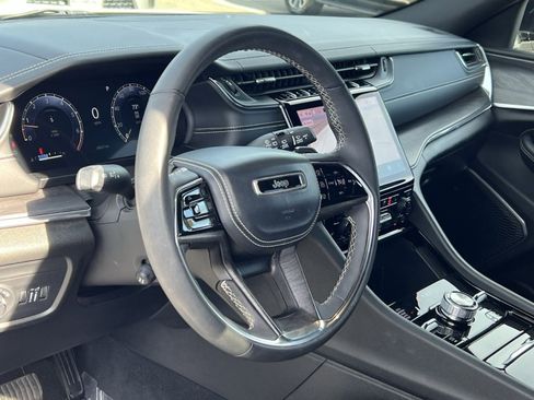 Used 2023 Jeep Grand Cherokee Overland image 17